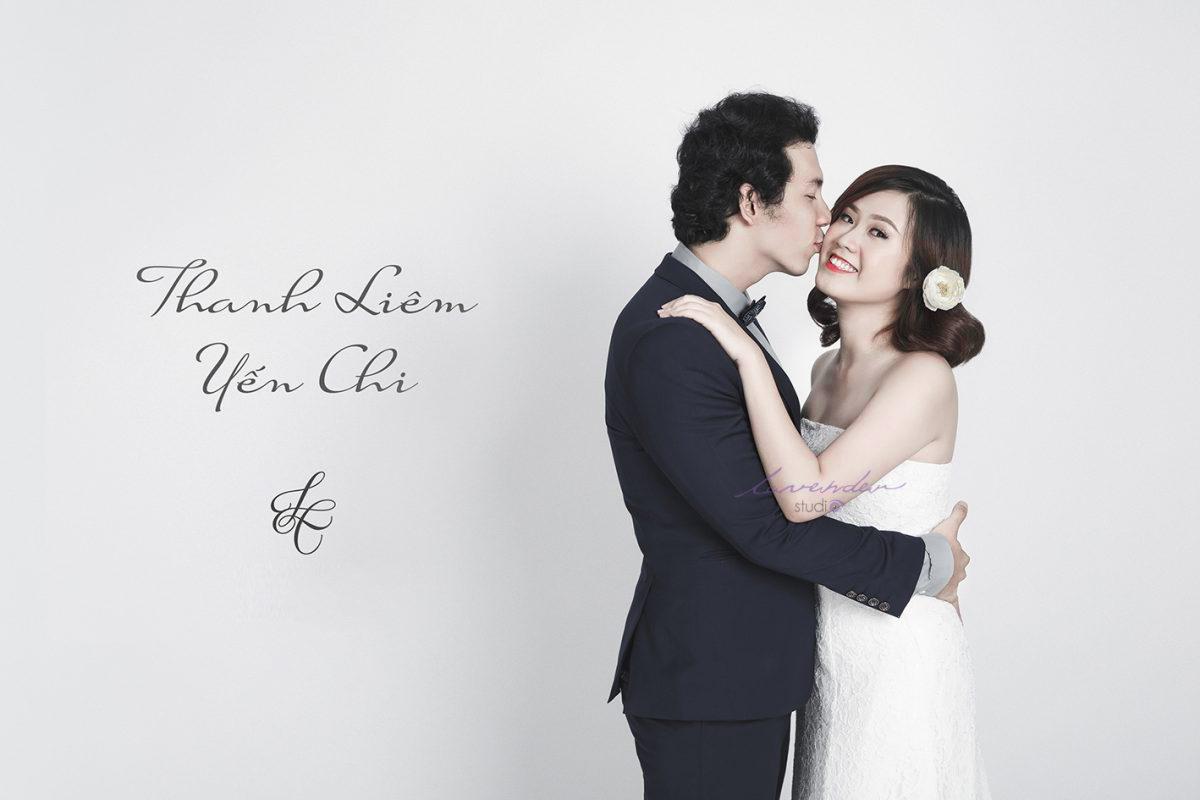 Chụp hình cưới đặt cổng giá rẻ tại Lavender Wedding