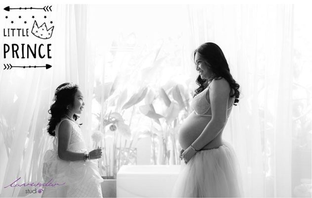Concept chụp ảnh mẹ bầu và con gái lớn làm kỷ niệm