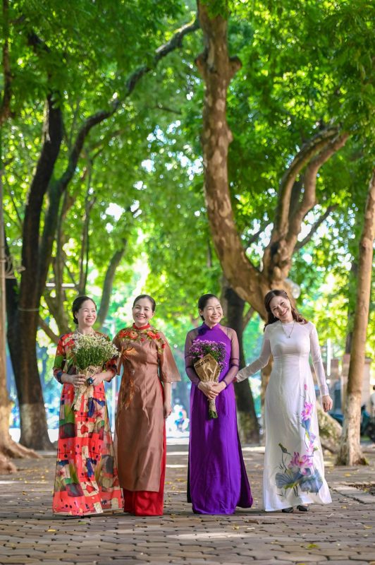 Chụp ảnh áo dài ngoại cảnh cùng bạn bè làm sao đẹp