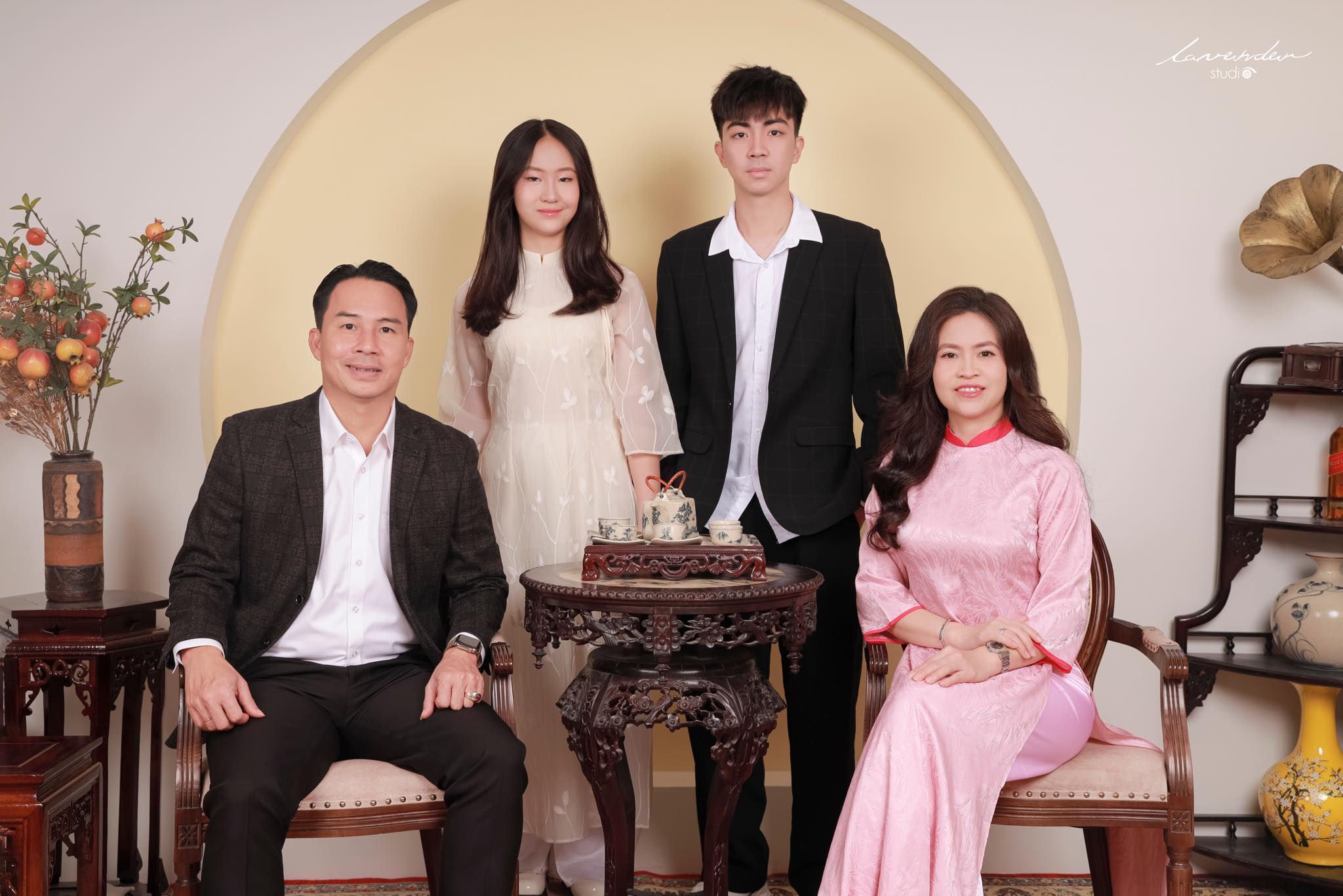 Concept chụp ảnh gia đình Tết tại nhà cực ấn tượng mới lạ