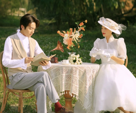 Những tư thế chụp hình đẹp cho cặp đôi: Tạo dấu ấn tình yêu qua từng khoảnh khắc