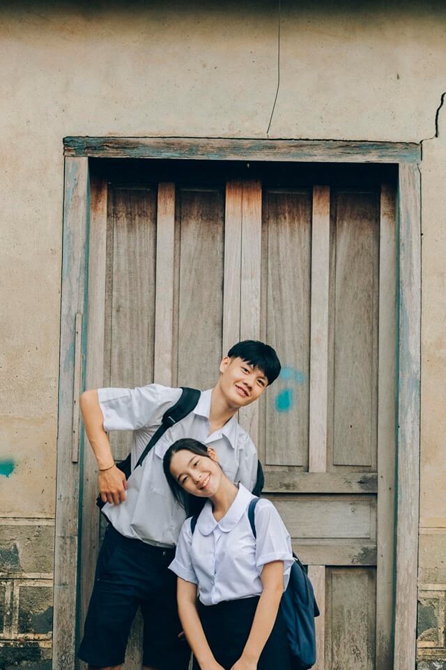 Những tư thế chụp hình đẹp cho cặp đôi: Tạo dấu ấn tình yêu qua từng khoảnh khắc