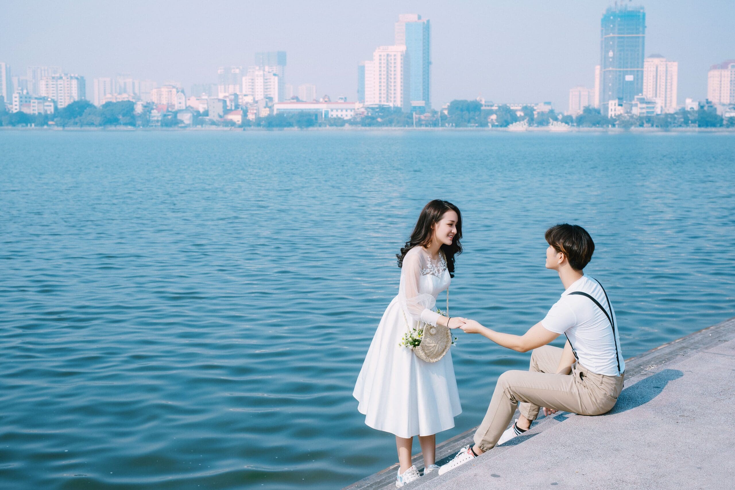 Hạnh phúc là khi có nhau - Chụp ảnh cưới tại Hà Nội 9/2025: Khám Phá Những Điểm Đến Đẹp Nhất