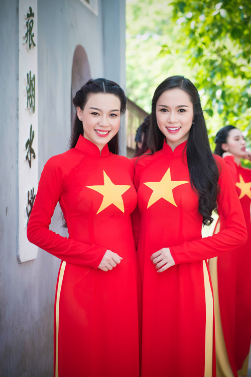 Kỷ niệm 80 năm quốc khánh với bộ ảnh chụp áo dài 2/9 tại Huế