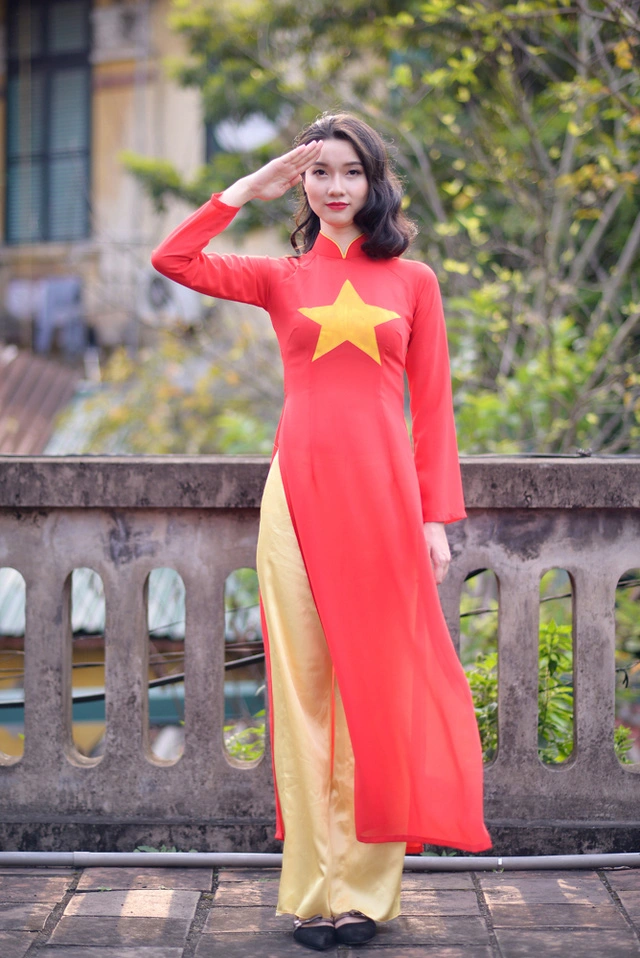 Kỷ niệm 80 năm quốc khánh với bộ ảnh chụp áo dài 2/9 tại Huế