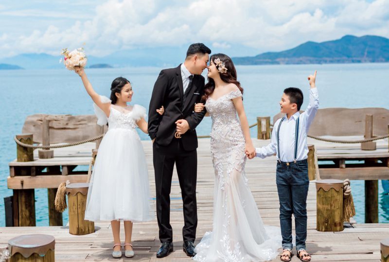 Kinh nghiệm chụp ảnh gia đình kỷ niệm ngày cưới chi tiết từ A–Z Kinh nghiệm chụp ảnh gia đình kỷ niệm ngày cưới (2)