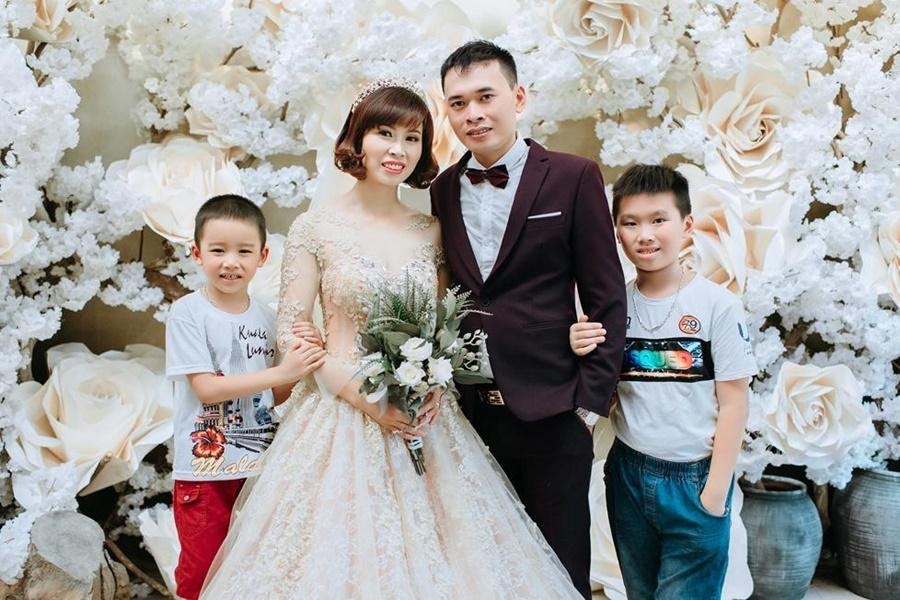 Kinh nghiệm chụp ảnh gia đình kỷ niệm ngày cưới chi tiết từ A–Z Kinh nghiệm chụp ảnh gia đình kỷ niệm ngày cưới (4)