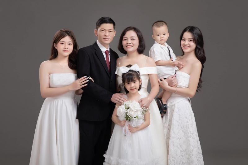 Kinh nghiệm chụp ảnh gia đình kỷ niệm ngày cưới chi tiết từ A–Z Kinh nghiệm chụp ảnh gia đình kỷ niệm ngày cưới (5)