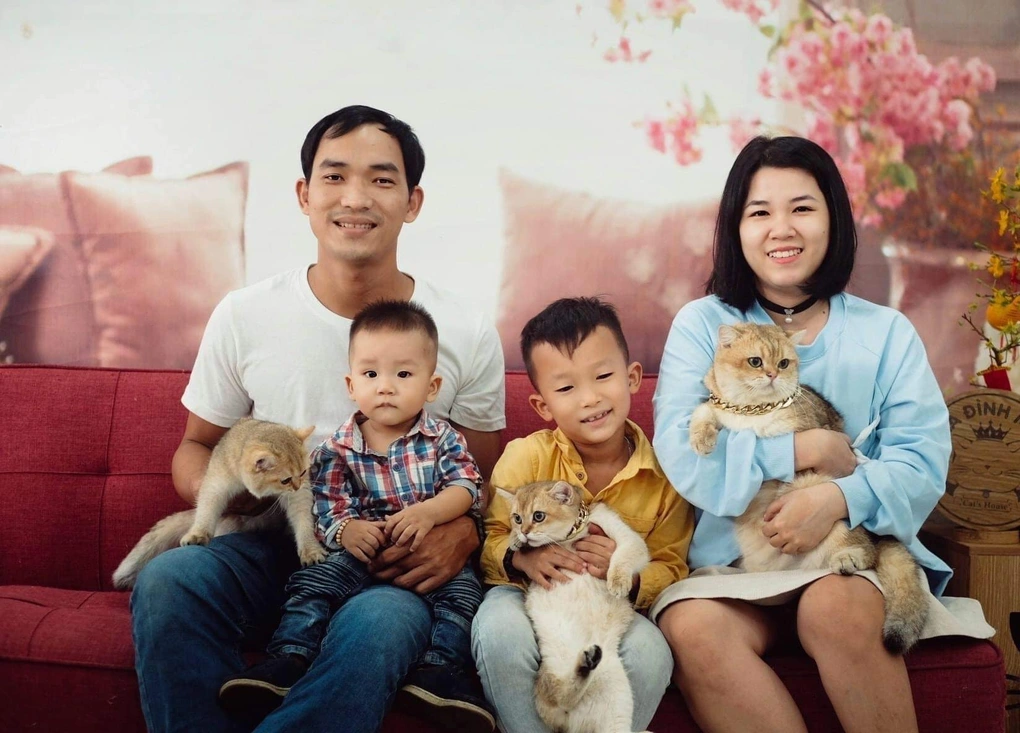 8 studio chụp gia đình có thú cưng ghi điểm với các bé (5) 8 studio chụp gia đình có thú cưng ghi điểm với các bé (5)