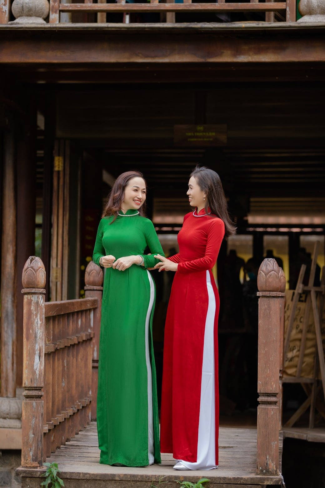 Chụp ảnh áo dài chị em duyên dáng (2) Chụp ảnh áo dài chị em duyên dáng (2)
