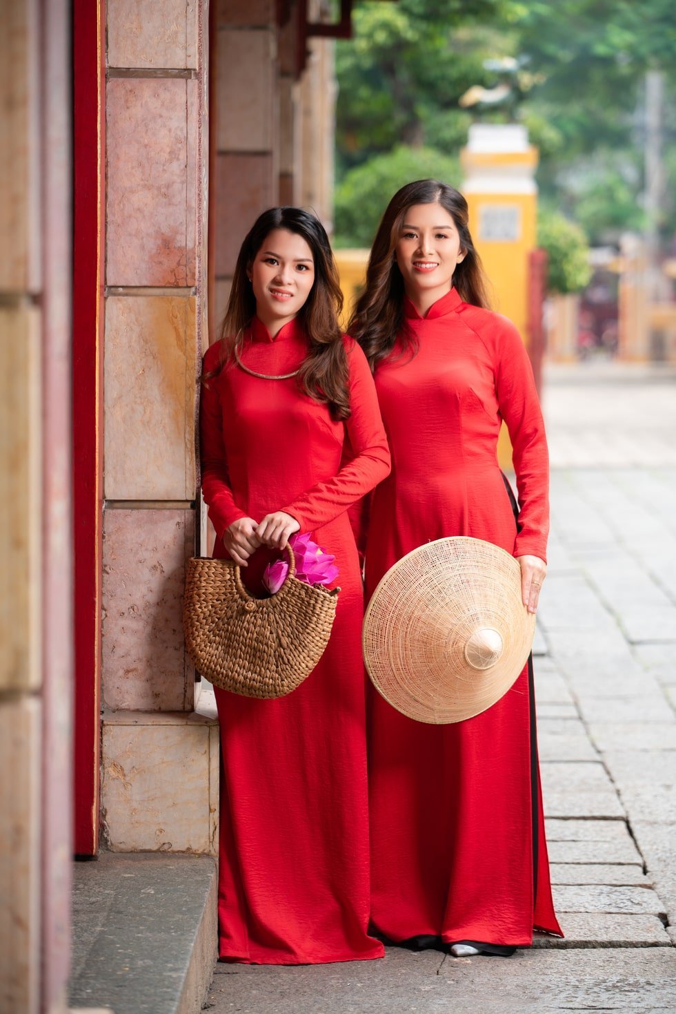 Chụp ảnh áo dài chị em duyên dáng Chụp ảnh áo dài chị em duyên dáng