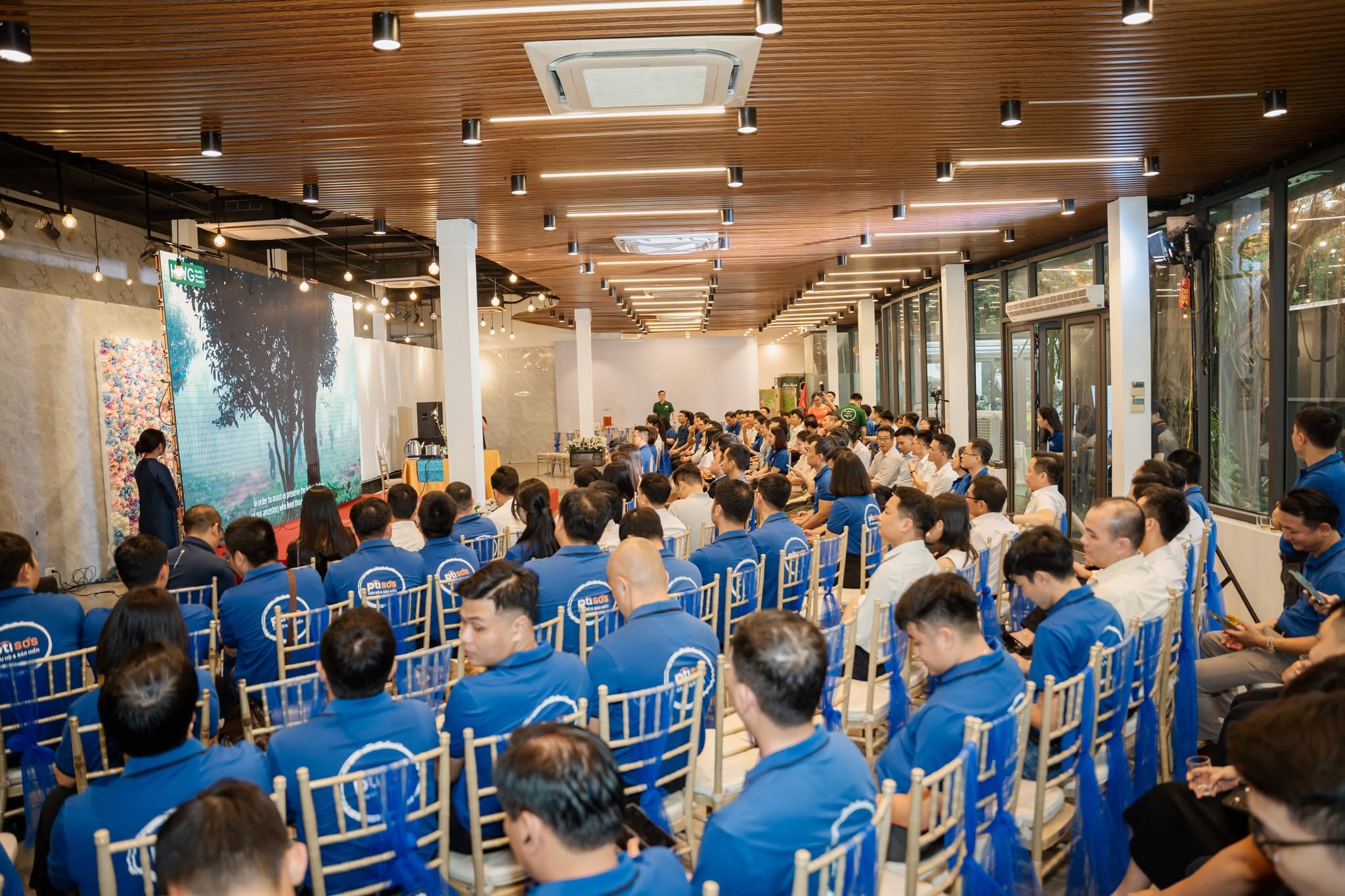 Kinh nghiệm sắp xếp đội ngũ chụp hình sự kiện chuyên nghiệp Kinh nghiệm sắp xếp đội ngũ chụp hình sự kiện chuyên nghiệp
