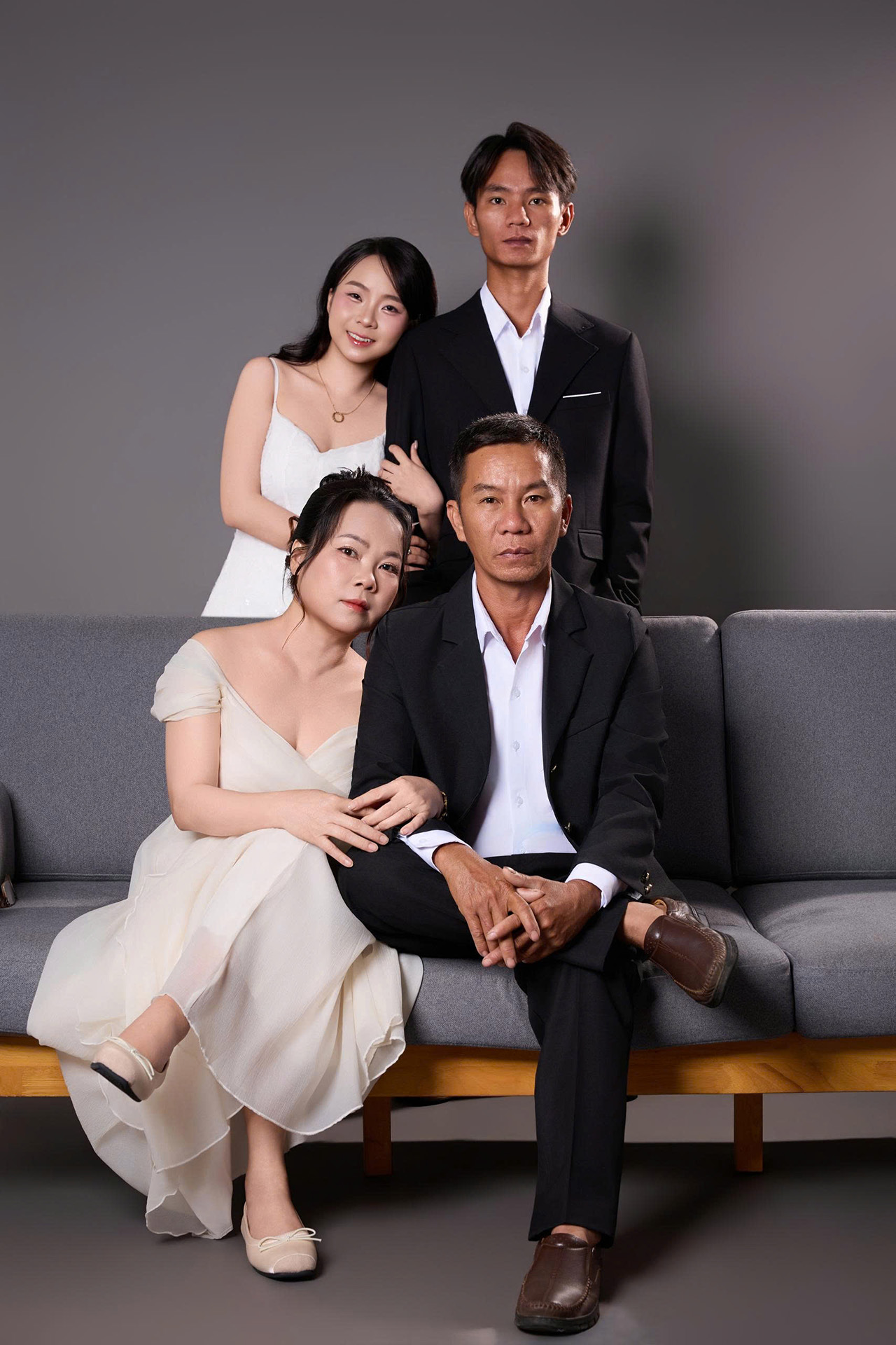 Địa chỉ chụp concept gia đình studio TPHCM (5) Địa chỉ chụp concept gia đình studio TPHCM (5)