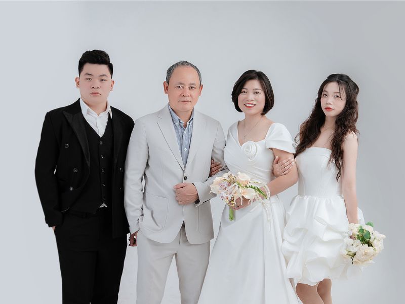Địa chỉ chụp concept gia đình studio TPHCM (6) Địa chỉ chụp concept gia đình studio TPHCM (6)