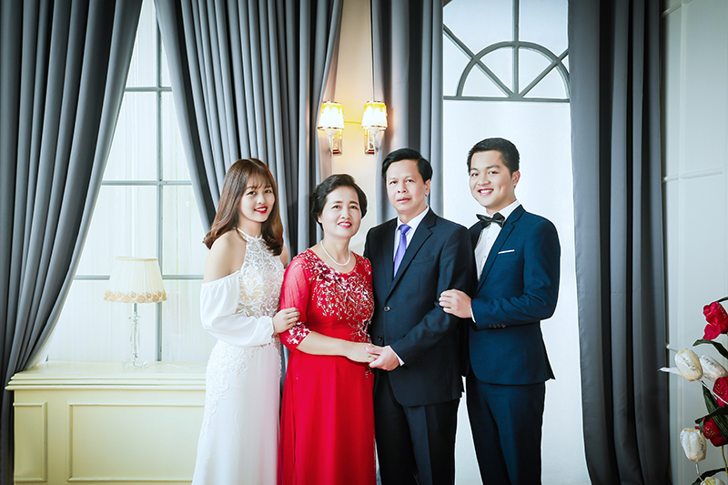 Studio Chụp Concept Gia Đình Luxury TP.HCM (7) Studio Chụp Concept Gia Đình Luxury TP.HCM (7)